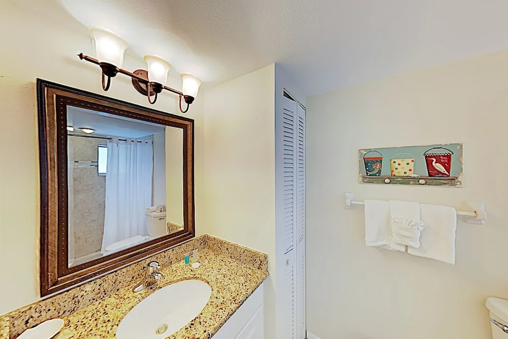 New Listing! Tropical Getaway - Steps To Sand 1 Bedroom Apts