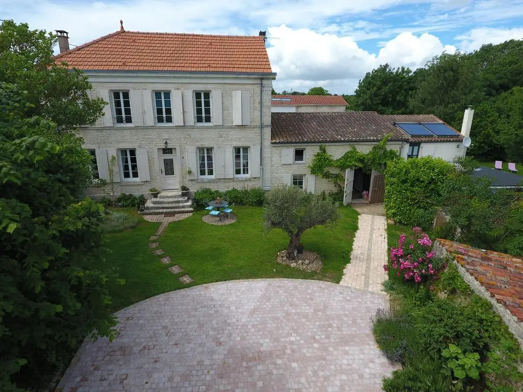 Le Clos de Landrais - 2 gîtes de charme 5 étoiles - Le Gite Caribou & Le Gîte Hermione