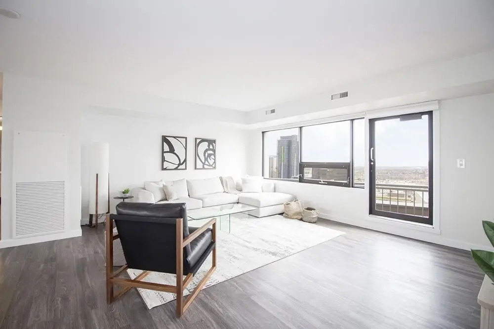 Luxurious 2 bed 2 Bath Penthouse on 23rd Floor PH1 Downtown