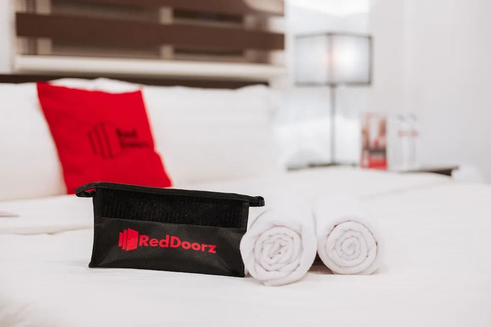 RedDoorz Plus near UST Manila