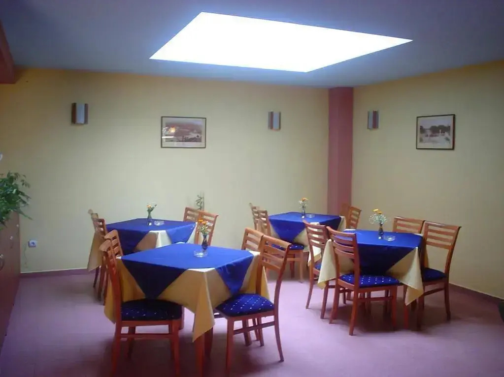 Caprice Family Hotel