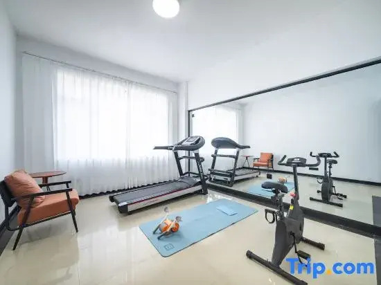 Meiju Apartment (Hezhou Avenue Ailianhu Park)