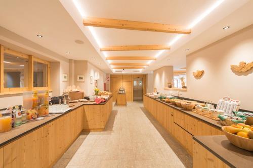 Helmhotel