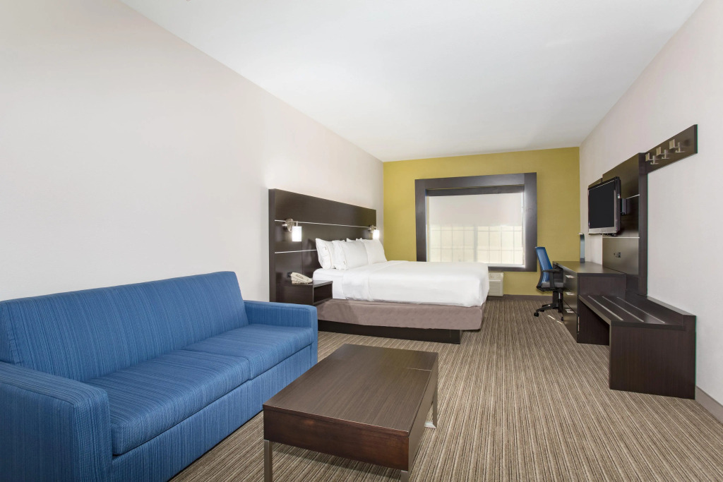 Holiday Inn Express & Suites Ft Collins by IHG