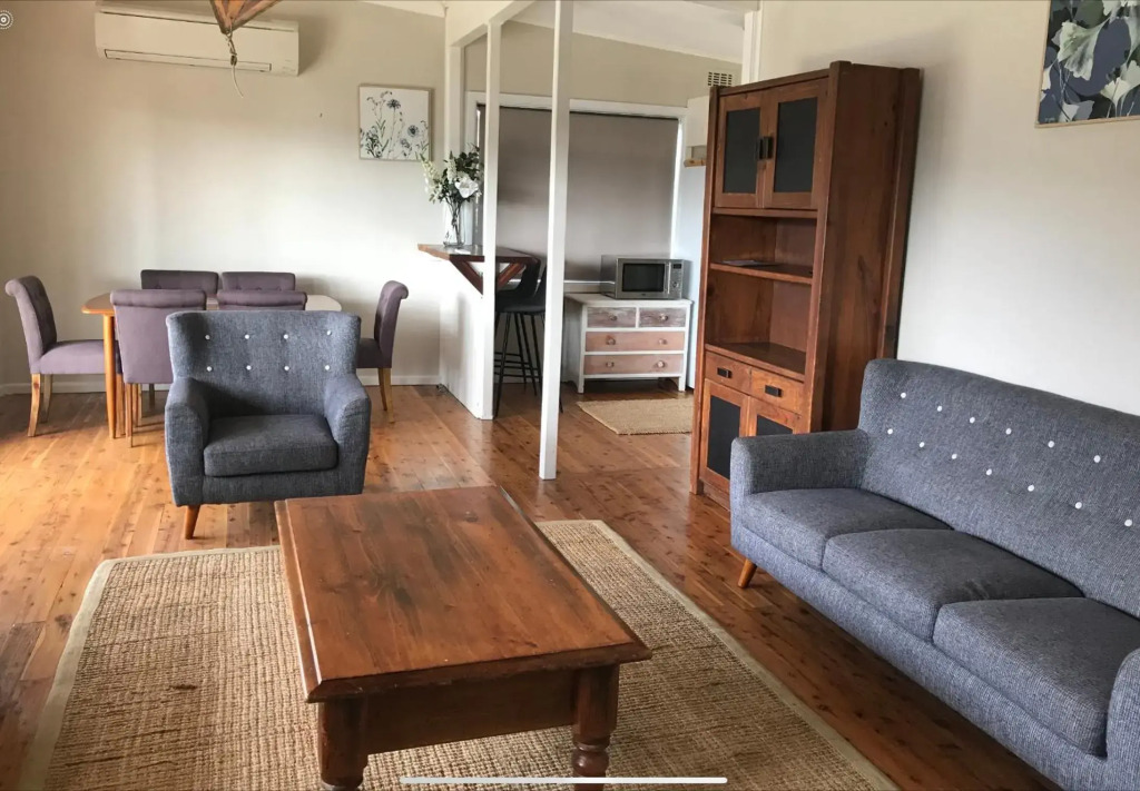 3 Bedroom Lakeview Cottage with Drying/Bike Room