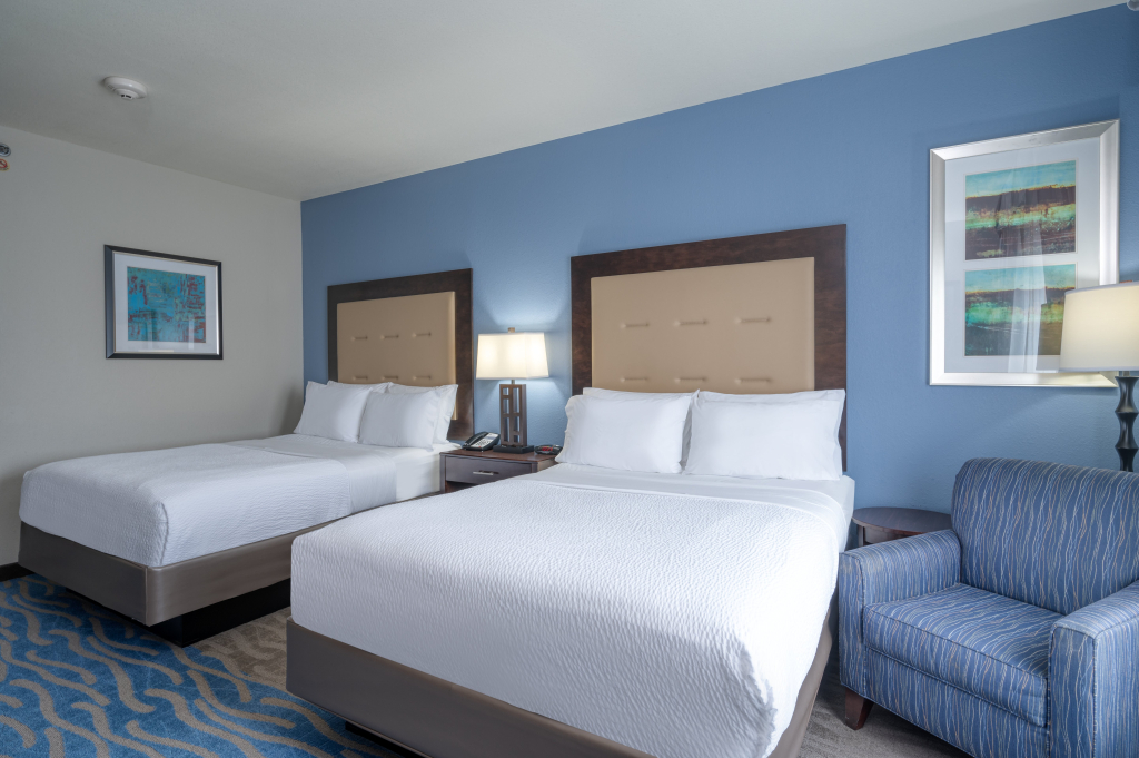 Holiday Inn Express and Suites Edwardsville by IHG