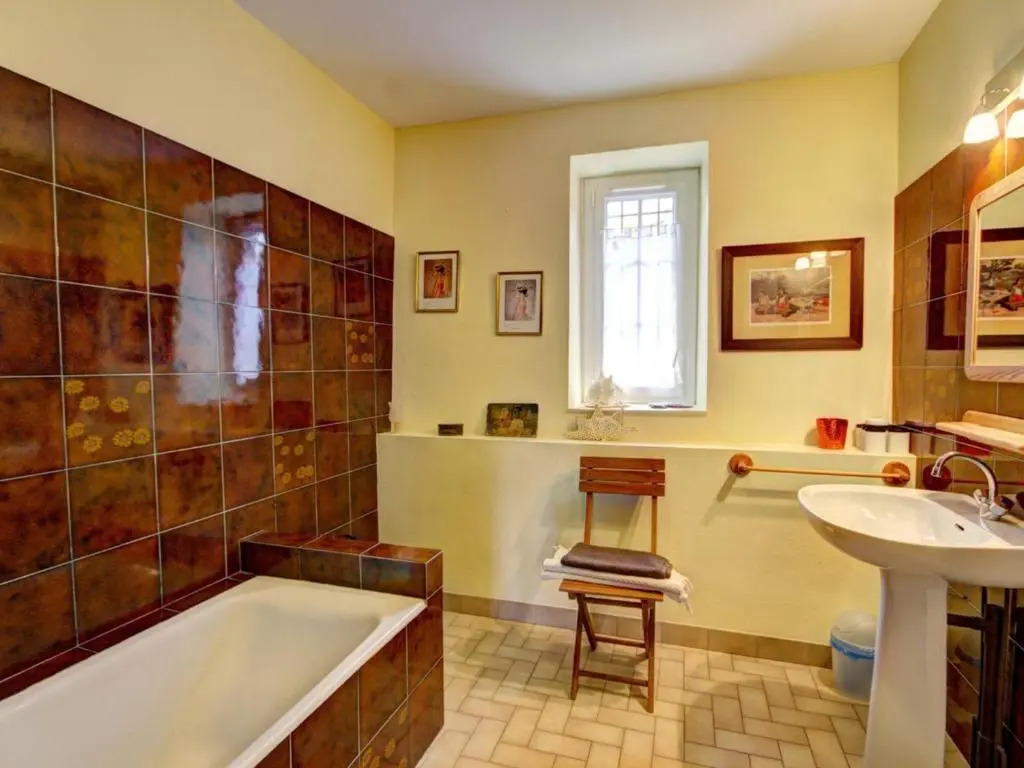 Gîte spacieux avec jardin calme et jeux denfants - FR-1-496-95