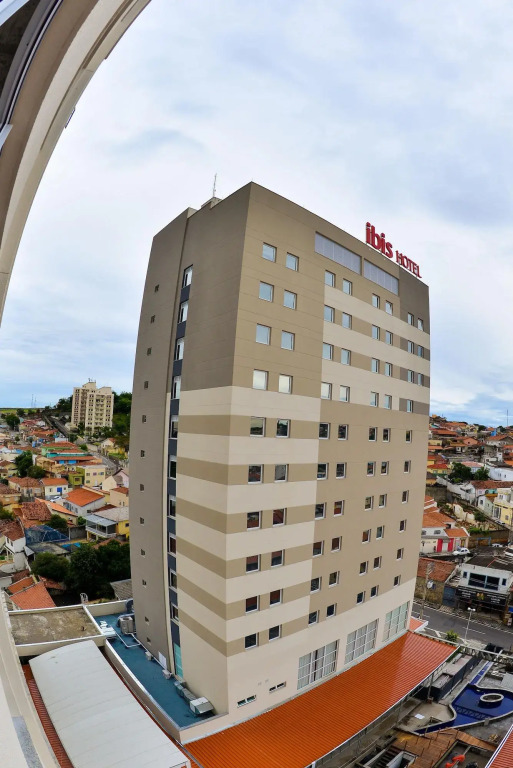 ibis Jacarei