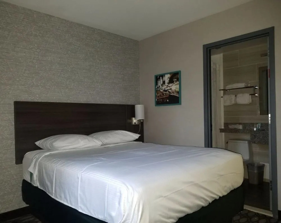 LeTap Hotel near AirTrain JFK Airport