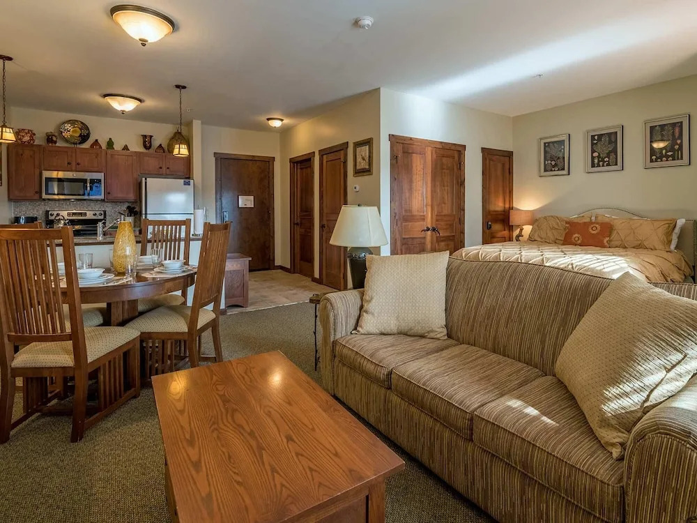 1 Studio: Soaring Eagle 308
