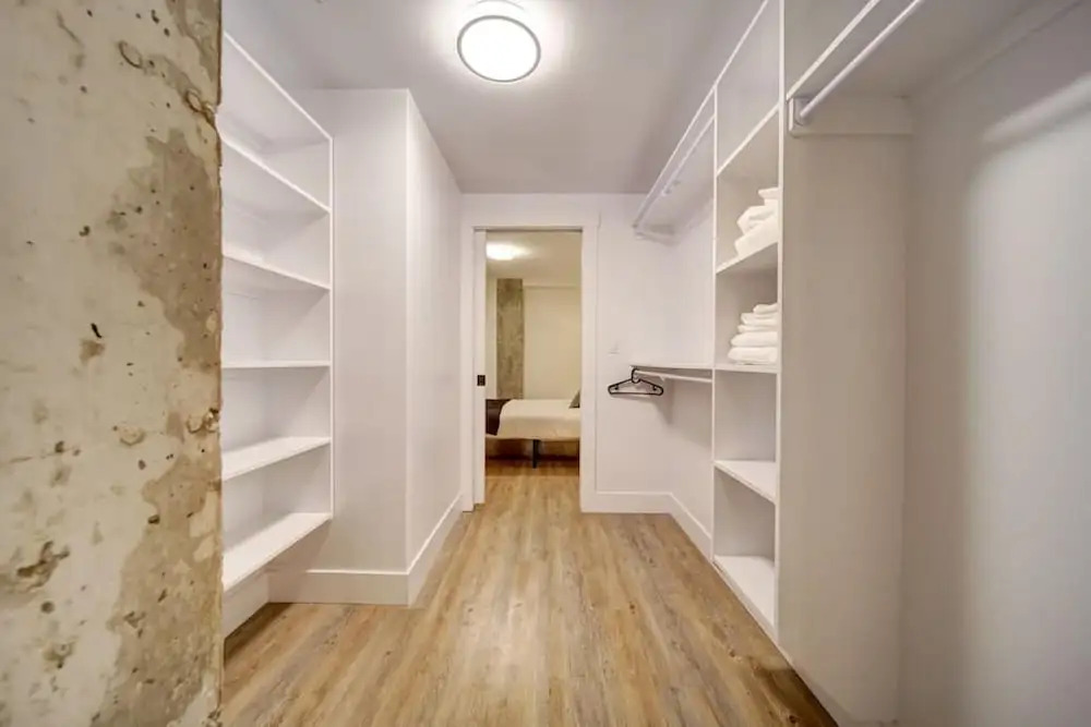 Luxurious Modern 2BR Condo Slps-5 Coffee AC Wifi