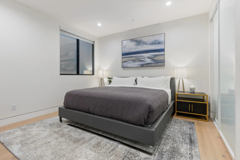 Curson Modern