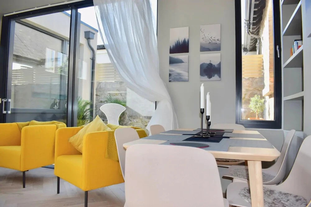 Serene And Modern 2 Bedroom Cottage