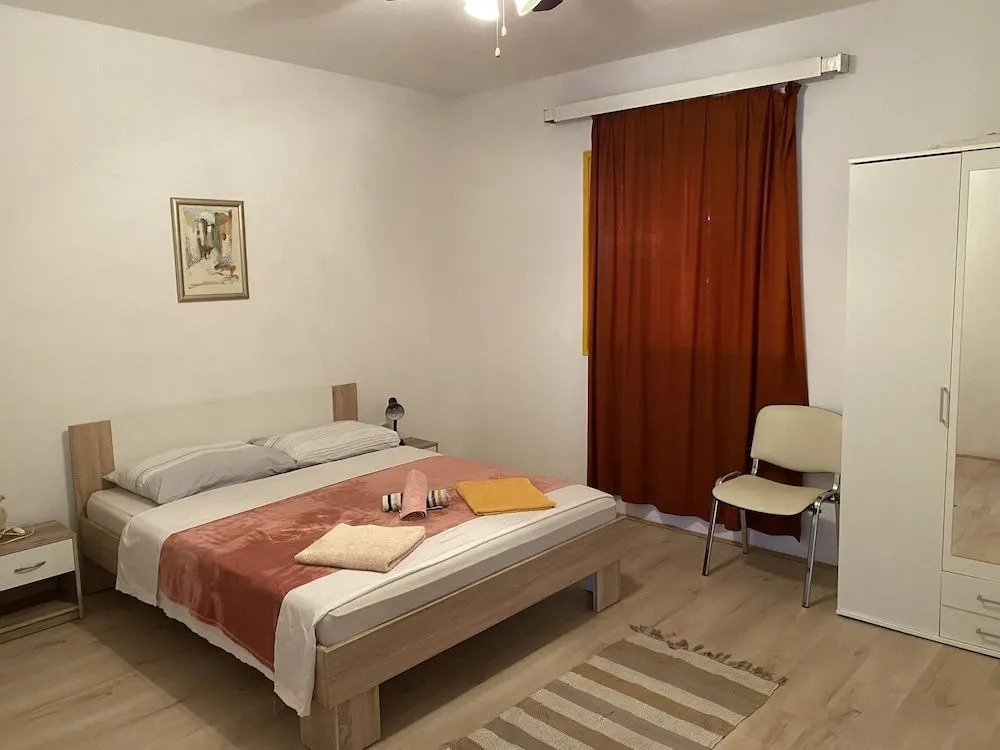 Apartments Peronja Jelsa Seafront
