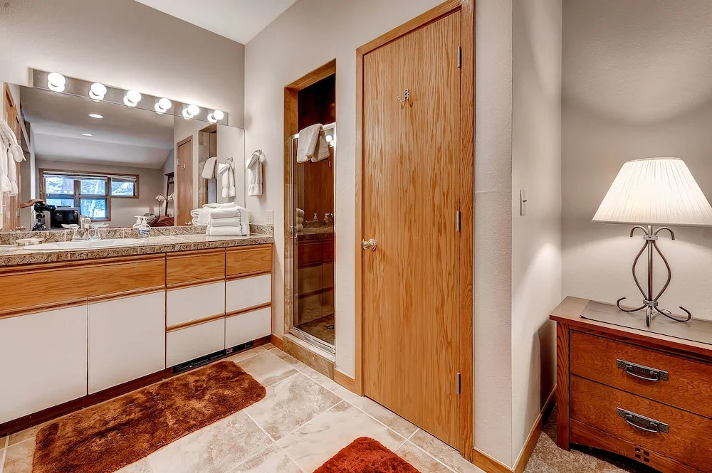 River Glen Condos by CRMR
