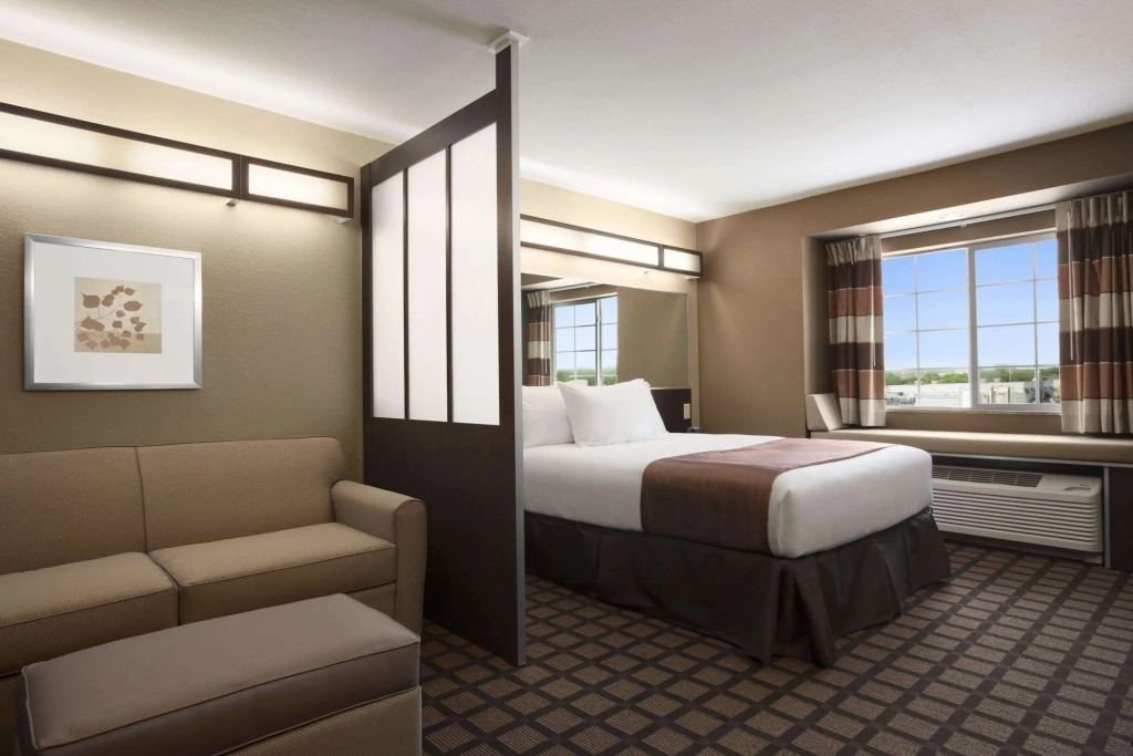 Microtel Inn & Suites by Wyndham Kenedy Karnes City