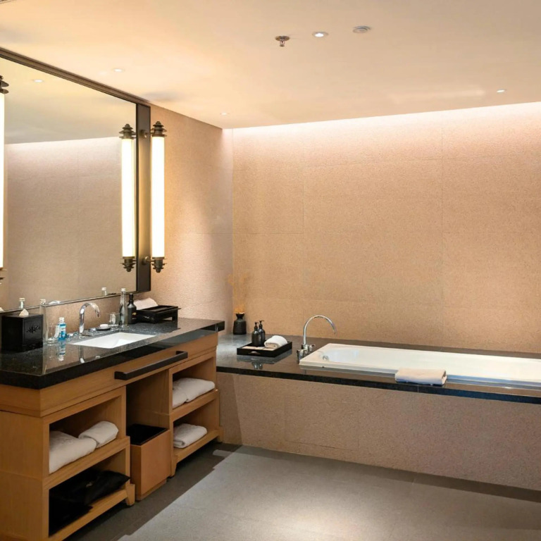 Hotel Tentrem Jakarta