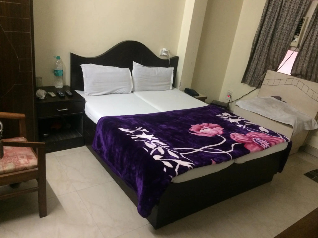 Hotel Baba Deluxe near New Delhi Railway Station and City Center -By RCG Hotels