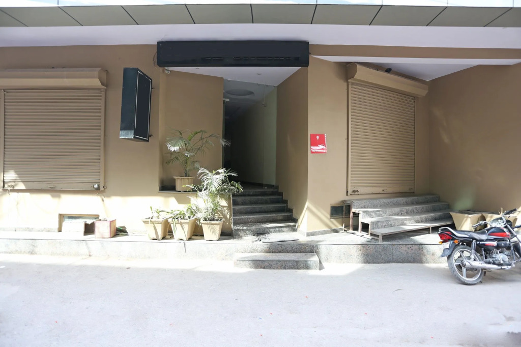 OYO 8462 Hotel Galaxy