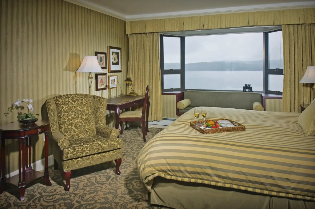 Crest Hotel