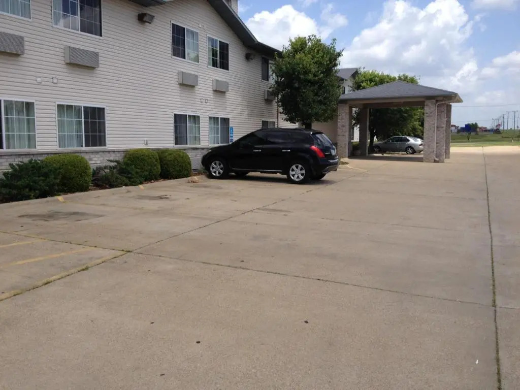 Heritage Inn & Suites