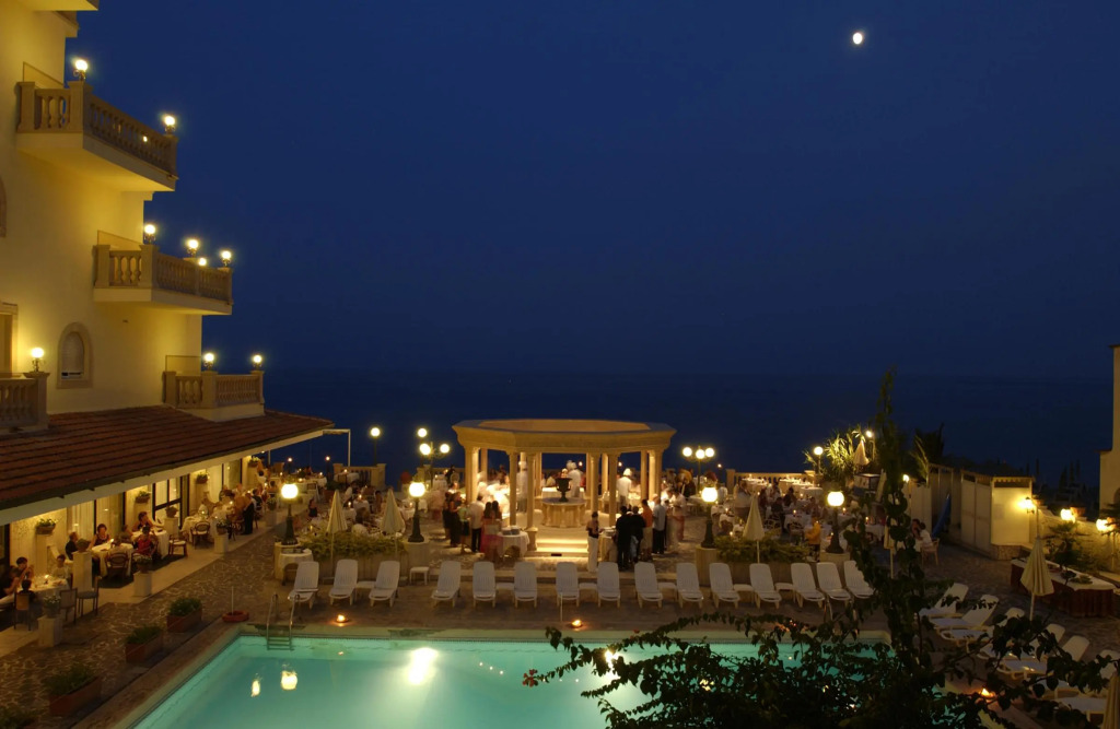 Hellenia Yachting Hotel & SPA