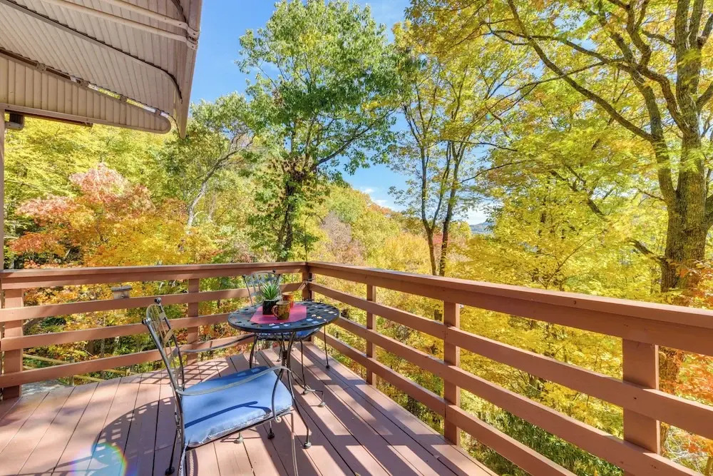 1 Mile to Golfing: Porch w/ Fireplace + Mtn Views