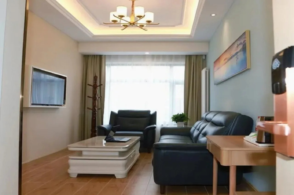 Vienna 3 Best Hotel (Beijing Gucheng subway station store)