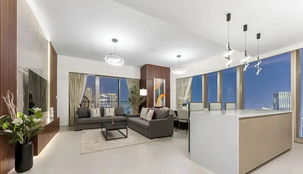 SML Vacation Homes - Sky High Apartments with Burj Khalifa and Dubai Fountain Views at Grande Signature, Downtown Dubai