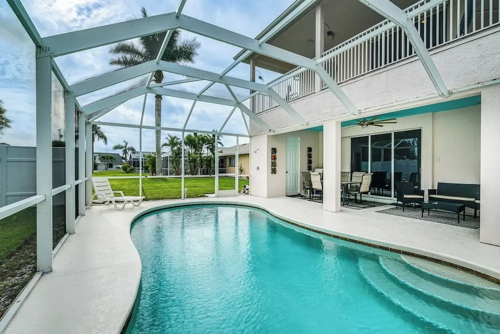 Hot Tub + Fire Pit: Spacious Cape Coral Oasis!