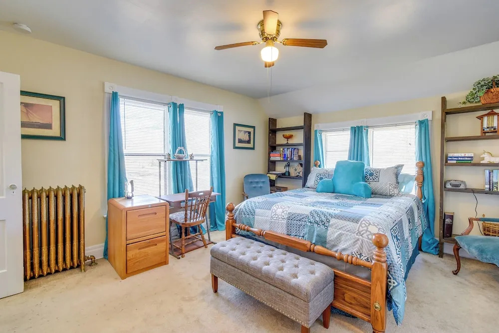 Lake Michigan Vacation Rental: 1 Block to Marina!