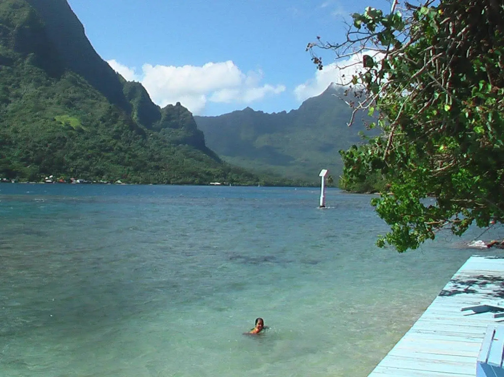 Les Tipaniers Iti Bungalows