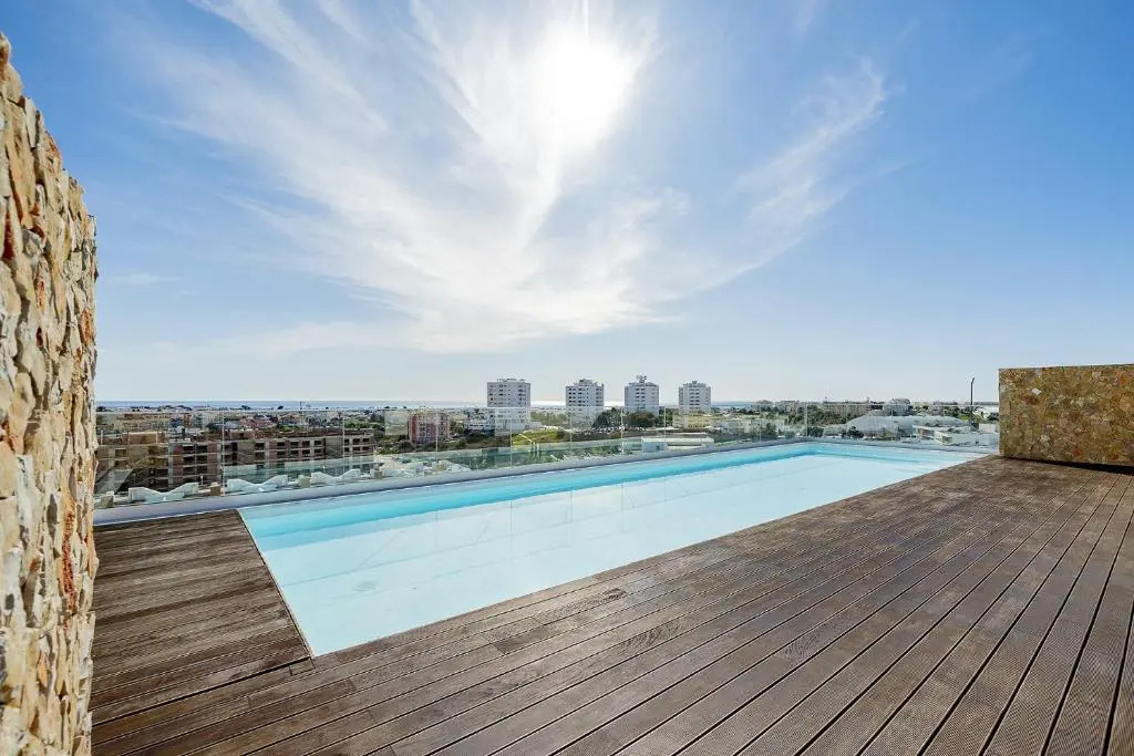 Modern 2 Bed Apartment - Albufeira - Roof Top Pool