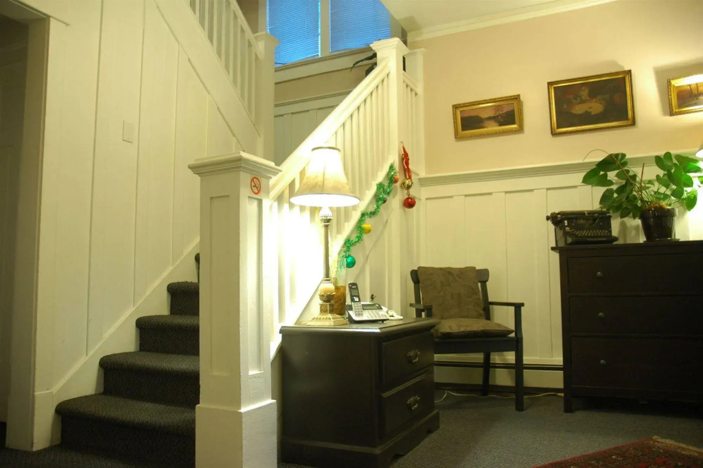 Douglas Guest House