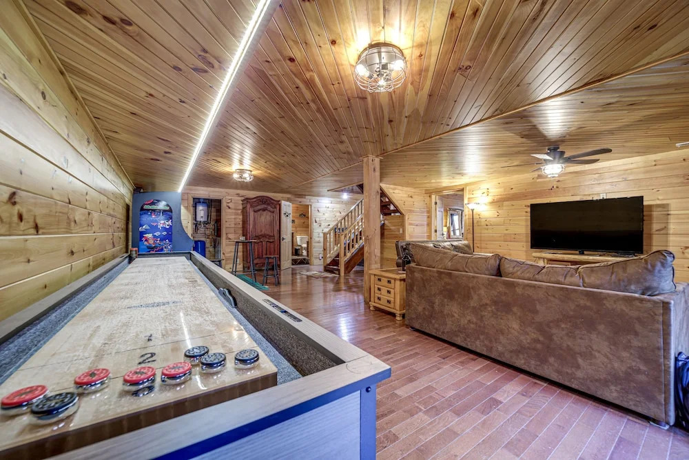 'twin Creeks Lodge' w/ Hot Tub < 1 Mi to Lake!