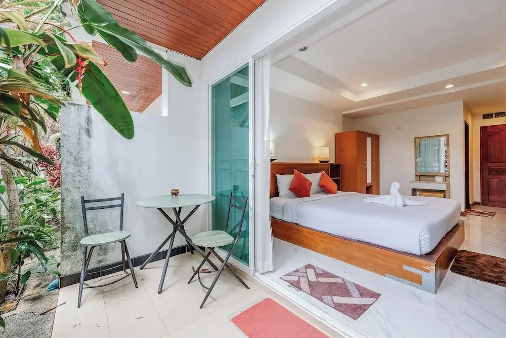 1BR Near Naiharn Pool&Relaxed Vibes C199