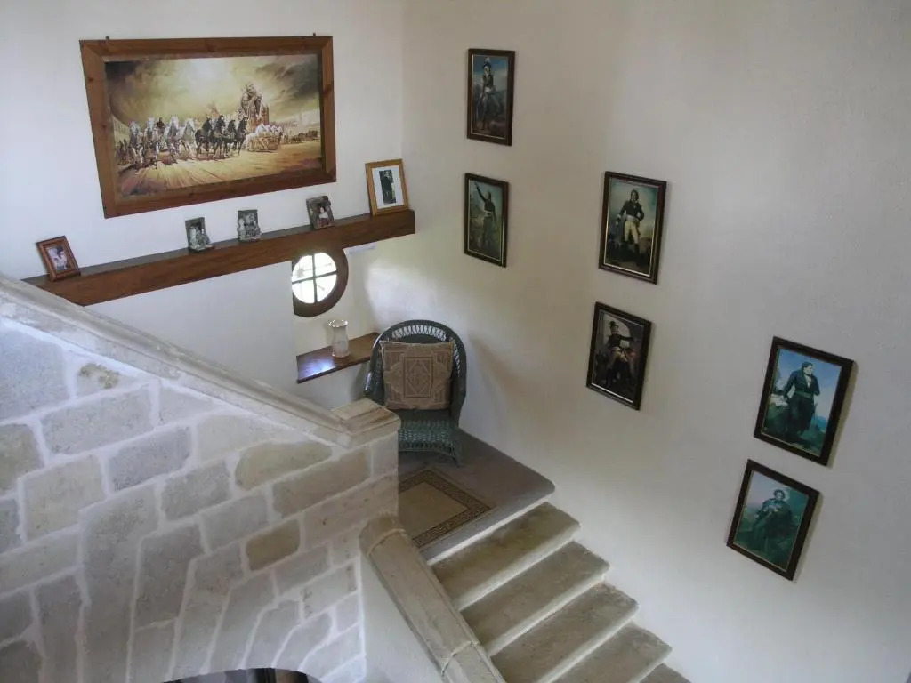Charming Courtyard cottage 25kms Puy du Fou