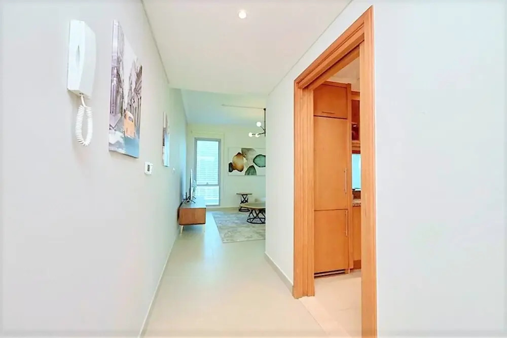 Stunning 2 bed Balcony Marina View Dubai