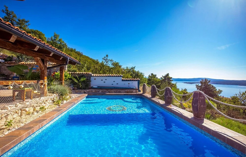 Beautiful Home in Dramalj With Wifi and 2 Bedrooms
