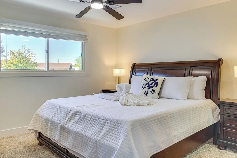 2 Mi to Asu: Spacious Family Home w/ Patio