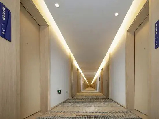 Kyriad Marvelous Hotel (Chengdu Overseas Chinese Town Happy Valley Store)