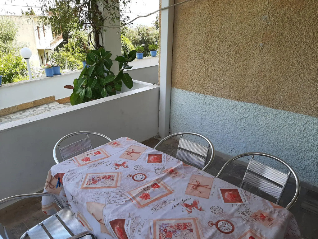 Homely apartment in Mpenitses with balcony