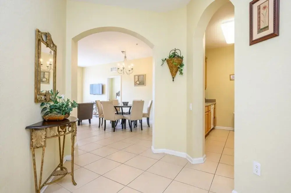 New Listing Beautiful Condo, Vista Cay - 3017