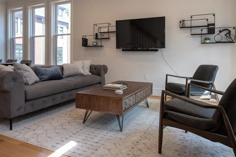 Capitol Hill - Four Bedroom TownHouse