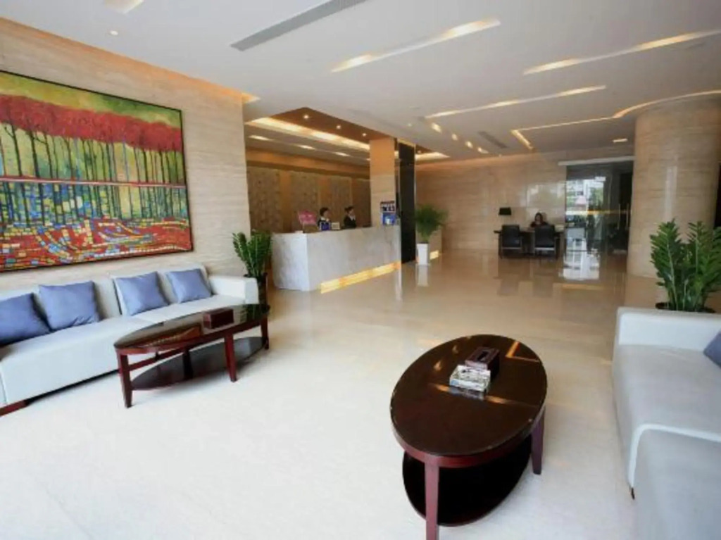 Plato Holiday Hotel