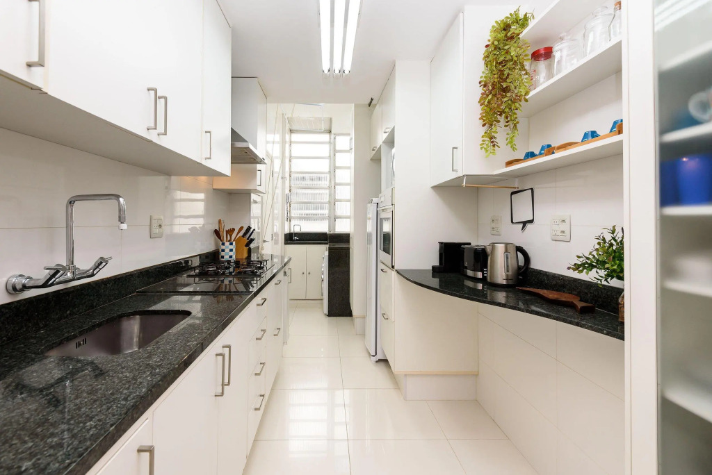 Amplo Apartamento Decorado Em Ipanema | Bt 185/401