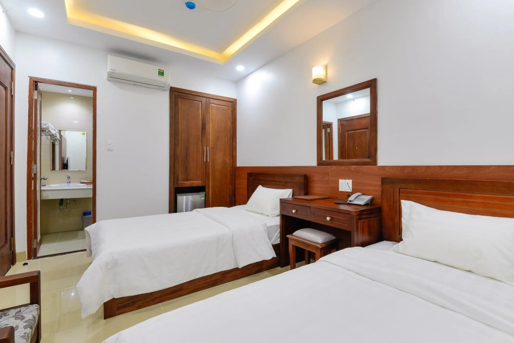 Royal Hotel District 2