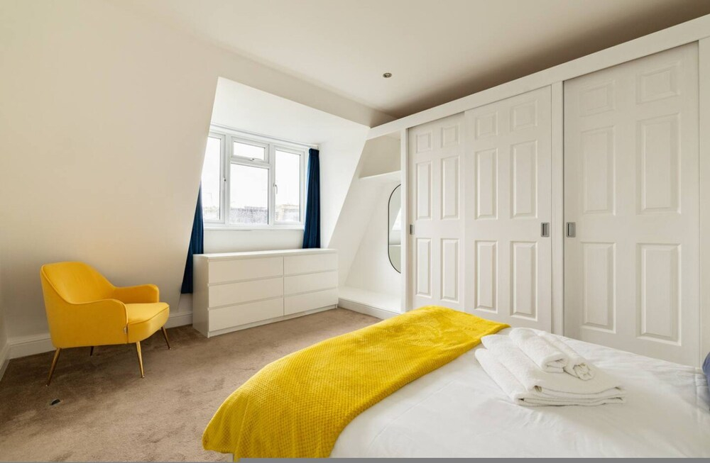 Your Home Away Newly Refurbished 3BR in Wandsworth