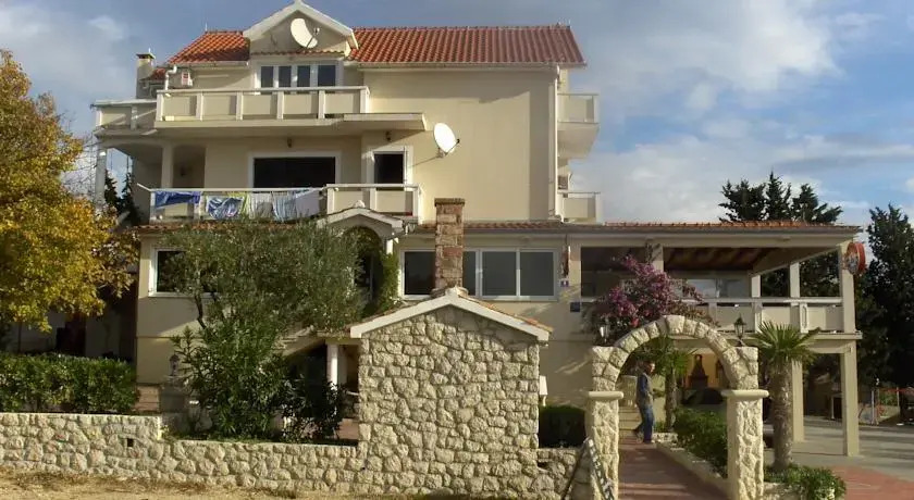 Apartments Karoca