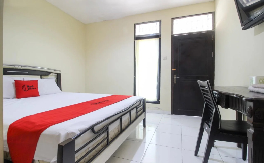 RedDoorz near RS Sarjito Yogyakarta 2